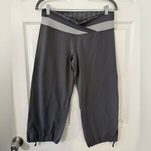 lululemon athletica Charcoal Gray Cropped Leggings
